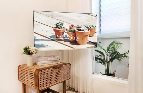 Hapjeong-dong Apartment | 여름특가! JinStayㅣ합정역, 한강 10분ㅣ홍대, 연남, 명동, 광화문ㅣ공항버스직행ㅣ케이팝콘서트ㅣ무료짐보관