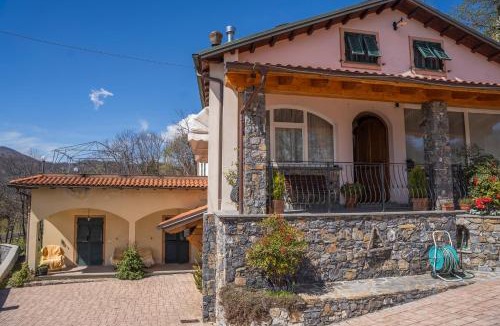 Varese Ligure House | 028 - Agriturismo "Il Boschetto" con PISCINA, Pace E Natura - Camera Familiare