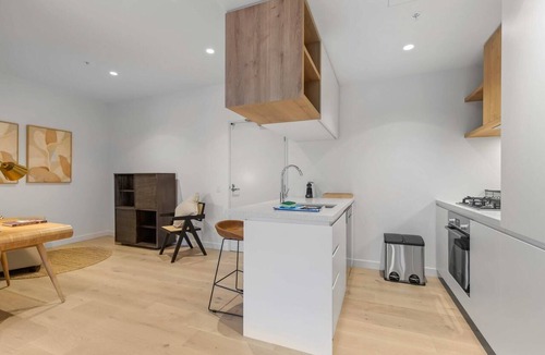 South Melbourne Apartment | 1-Bed Resort with Study and Gym