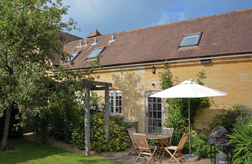 Chipping Norton Cottage | 1 bedroom accommodation in Bruern, near Chipping Norton
