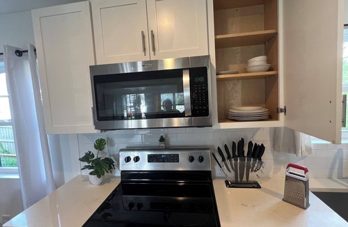 Plaza Midwood Apartment | 1 Bedroom Apt4 in Noda- Very close to Uptown and Novant Presbyterian