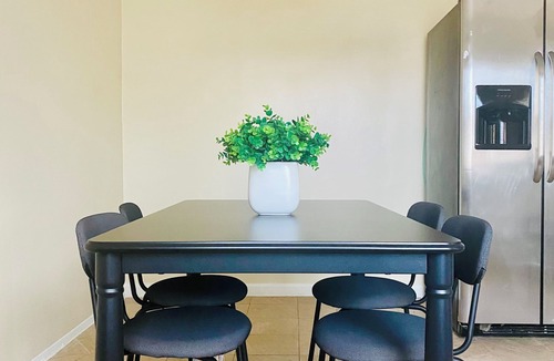 Laurel House | 1 Bedroom Terrace view Quiet Neighborhood shared bathroom living room,kitchen #4