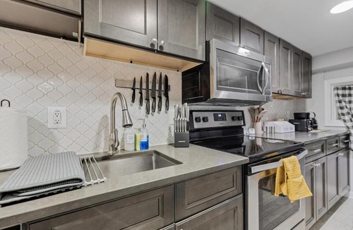 Petworth Apartment | 1-BR Pad in the Heart of Petworth - Walk to METRO