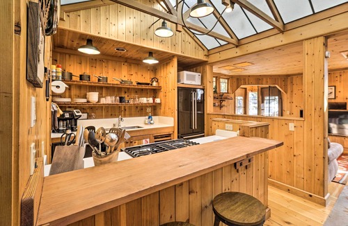 Upper Kingsbury House | < 1 Mi to Heavenly Lifts: Tahoe Area Townhome!