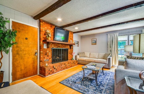 Thomasville Apartment | 1 Mi to Thomasville Emporium! Charming Getaway