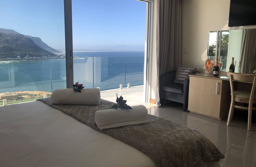 Fish Hoek House | 1 Mountain Rd Boutique B & B