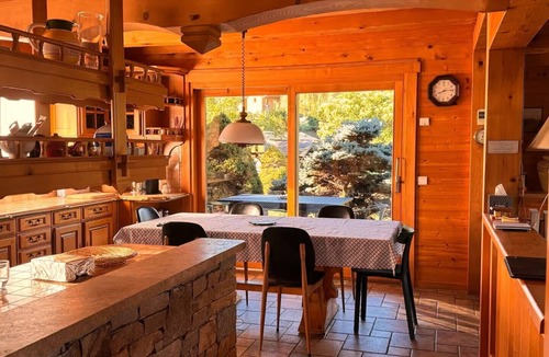 Faverges-Seythenex Ski Chalet | 10 min from Lake Annecy, large, quiet chalet with view
