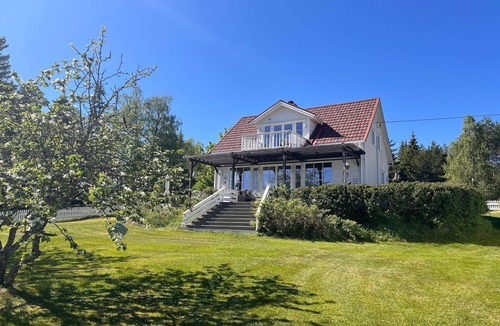 Nes House | 10 person holiday home in Årnes