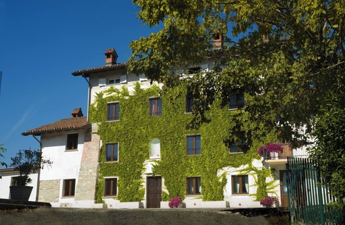 Saint-remy-de-provence House | 100. Studied, Villa On The Lake