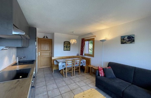 Les Saisies Apartment | 100m from ski slopes, 1st floor, view ski slopes, balcony, tv, ski locker, 37m², Les Saisies