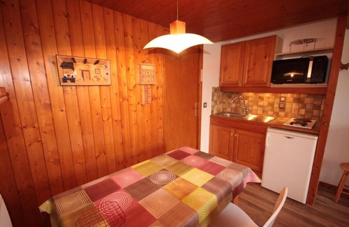 Les Saisies Apartment | 100m from ski slopes, 1st floor, view ski slopes, balcony, tv, ski locker, 22m², Les Saisies