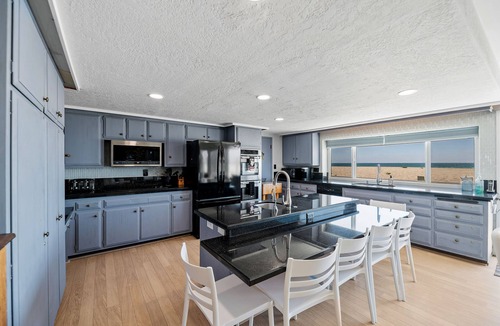 Oxnard Shores House | 1015MBR -OCEANFRONT 5 bedroom 4 bath SLEEPS 10