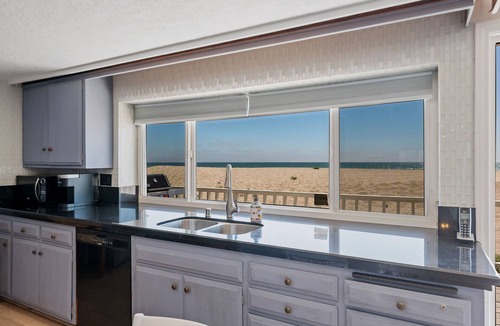 Oxnard Shores House | 1015MBR -OCEANFRONT 5 bedroom 4 bath SLEEPS 10