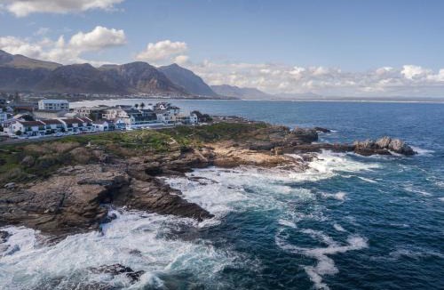 Hermanus City-Centre Apartment | 111 at The Esplanade