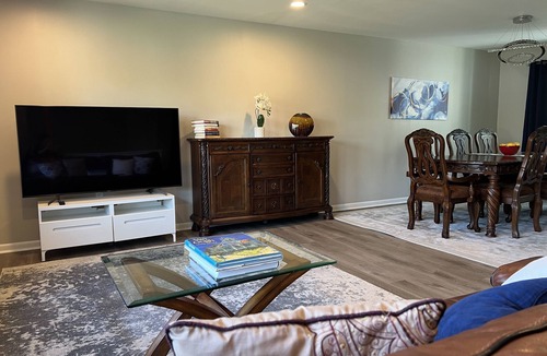 Lanham House | 14 minutes to University of Maryland, Close to Washington DC/Tyson's Corner