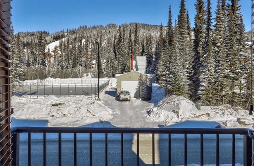 Sun Peaks House | 14 Village Walk! - Gorgeous Ski in/out - Great for Families!