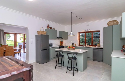 Voelklip Apartment | 144 on 10th | Voelklip Home | Sea & Mountain Views
