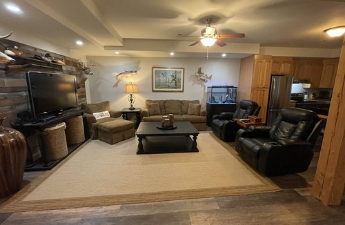 Clemmons Apartment | *1800 SqFt Private Aptmt in Country Home. WFU, DTWS,Truist Field/RISE,Tanglewood
