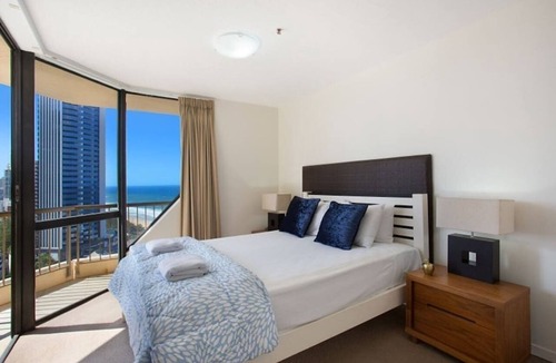 Surfers Paradise Apartment | 1803 Allunga 18th Floor Ocean views