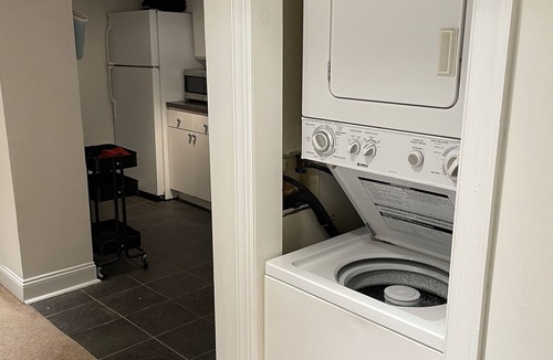 Petworth Apartment | 1BR apartment w/office, 7 walk to metro! Pet friendly. Pretty in Petworth!