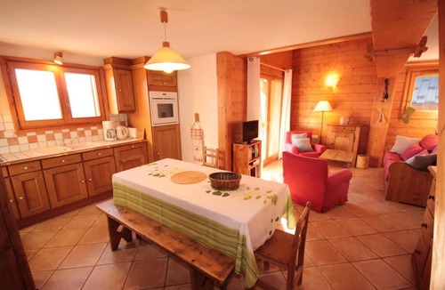 Bisanne 1500 Apartment | 1st floor, view panoramic, balcony, tv, ski locker, 77m², Les Saisies