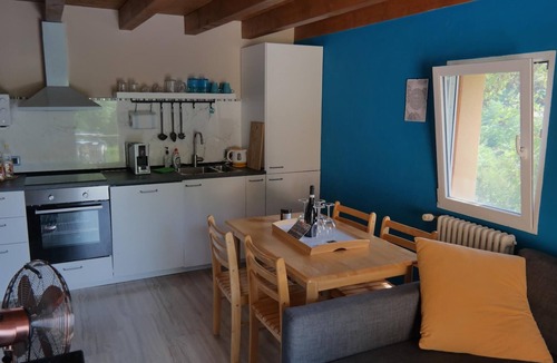 Borgo Val di Taro Apartment | 2 Bed Flat - Pets - Pool - Garden - Parking