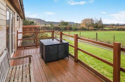 Dursley Ski Chalet | 2 Bed in Coaley (oc-s34729)