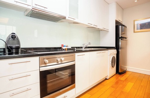 Yan Nawa Condo | 2 Bed Serviced Modern Oriental SkyVilla