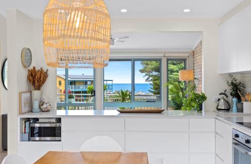Long Beach House | 2-Bed Townhouse with Outdoor Area