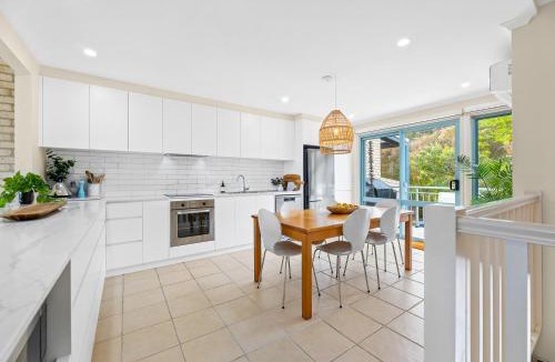 Long Beach House | 2-Bed Townhouse with Outdoor Area