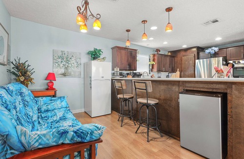 Dickinson Condo | 2-bedroom 2 bath.4 beds total Amazing Waterfront condo w/310 ft lit pier