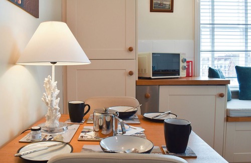 West Cliff Cottage | 2 bedroom accommodation in Whitby