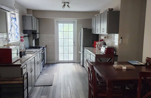 Estate Fortuna Apartment | 2 bedroom apartment 3 minutes walk to bay, close by beaches scenic views etc.