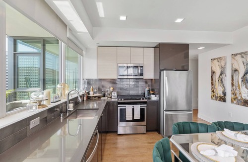East Village Apartment | 2-bedroom Apartment in heart of Downtown San Diego with amazing Ameneties