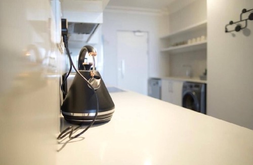 Observatory Apartment | 2-bedroom apartment in adorable Cape Town with AC and gym access