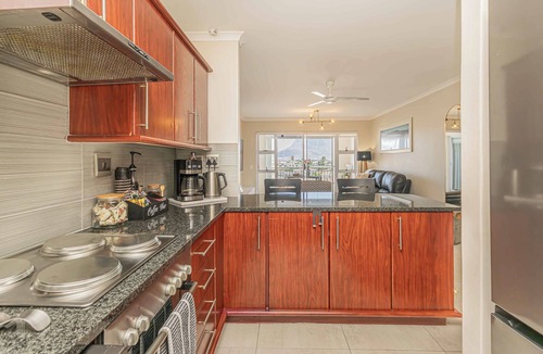 Century City Apartment | 2-bedroom apartment in Cape Town with magnificent views of Table Mountain