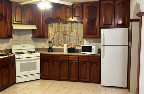 George Hill Villa | 2-Bedroom/Bath Comfortable AI Residence- A/C, WiFi and 7 mins away from beach.