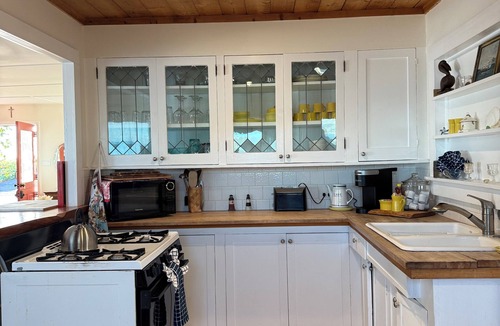 Ventura Cottage | 2-bedroom cottage in soothing Ventura with cool AC breeze