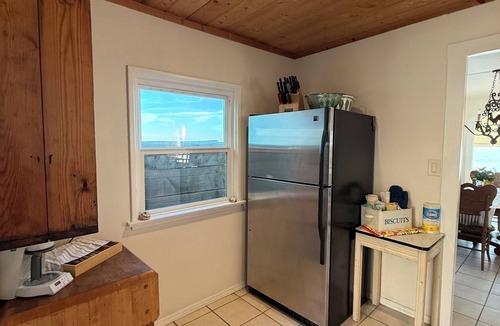 Ventura Cottage | 2-bedroom cottage in soothing Ventura with cool AC breeze