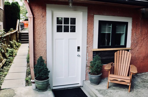 Grandview-Woodland House | 2 Bedroom Ground Level Suite near "The Drive"