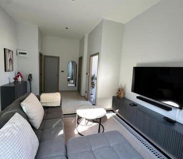 Nong Chaeng House | 2 Bedroom Modern House
