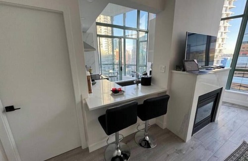 Downtown Vancouver Apartment | 2 Bedroom Penthouse Loft DT Van!