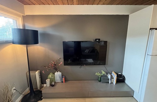 Deep Cove Apartment | 2 bedroom Suite, 5 minutes to Deep Cove