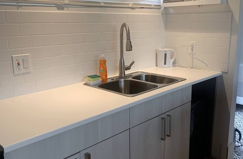 Deep Cove Apartment | 2 bedroom Suite, 5 minutes to Deep Cove