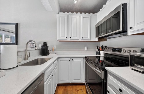 White Haven House | 2-bedroom townhome in amazing Blakeslee with AC for comfort