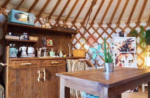 Torre A Castello RV Rental | 2 Cuori e 1 Yurta Glamping in Toscana