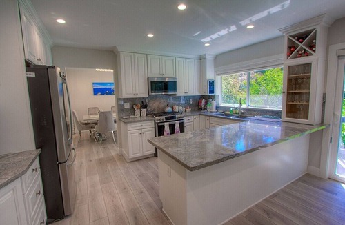 Stateline House | 2 Living Rooms | Pool Table | BBQ | Creek