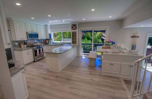 Stateline House | 2 Living Rooms | Pool Table | BBQ | Creek