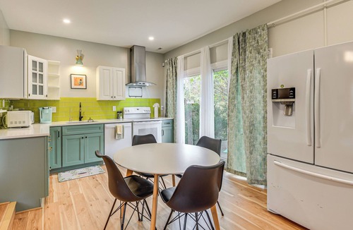 Columbia House | 2 Mi to Lake Elkhorn Park: Family Gem w/Deck!