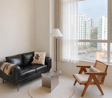 Cheongpa-dong Apartment | 2 min to Seoul station, 2Beds, 1Baths, loft style